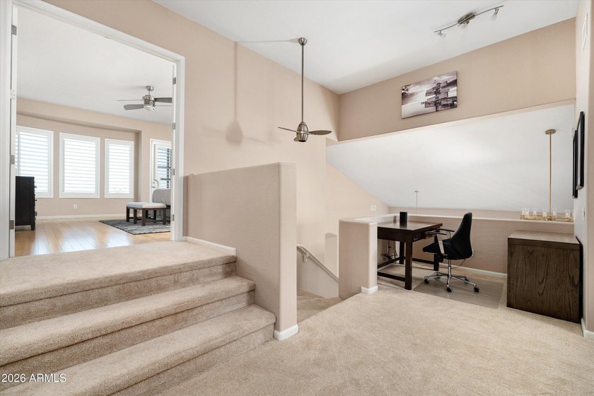 Beautifully updated 4-bedroom + loft, 3-bath residence offering - photo 15