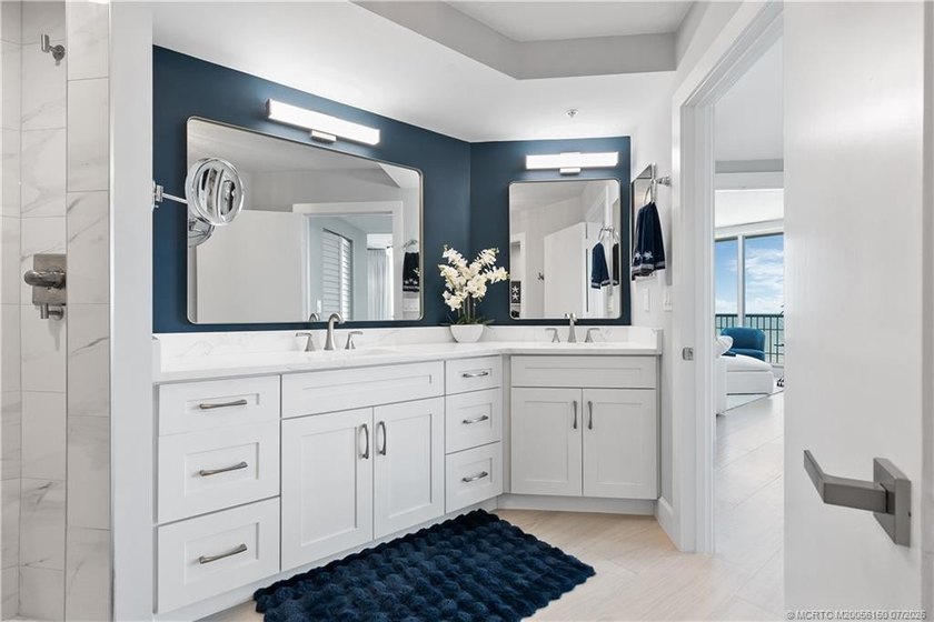 Completely remodeled with over $300,000 in custom renovations - photo 19