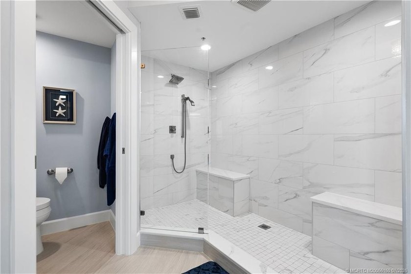 Completely remodeled with over $300,000 in custom renovations - photo 20