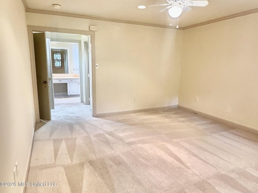 Easy living with the convenience of your own private elevator! - photo 22