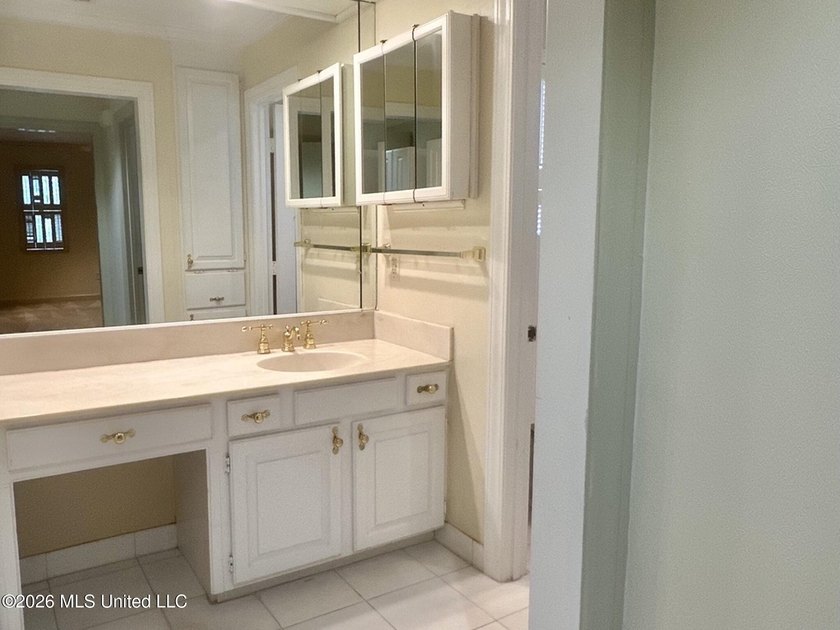 Easy living with the convenience of your own private elevator! - photo 23