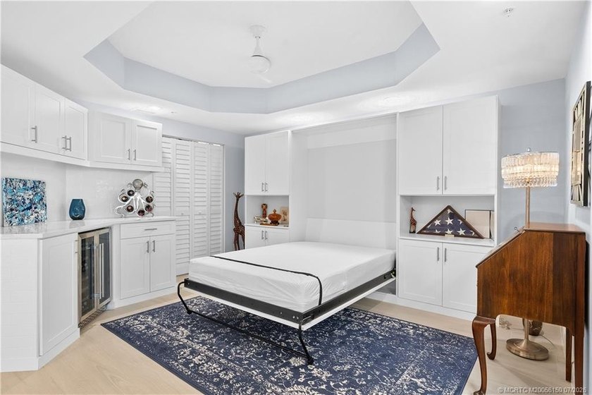 Completely remodeled with over $300,000 in custom renovations - photo 27