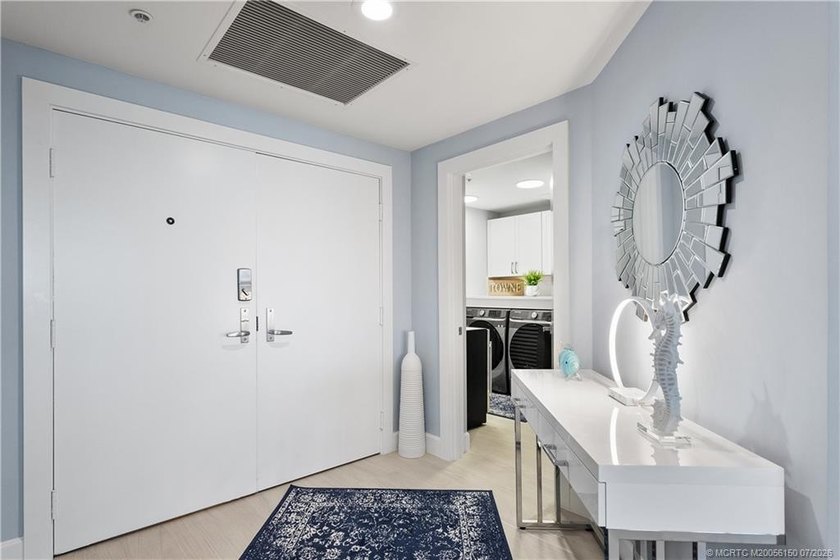 Completely remodeled with over $300,000 in custom renovations - photo 29