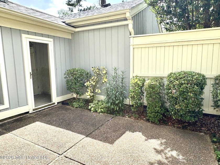 Easy living with the convenience of your own private elevator! - photo 30