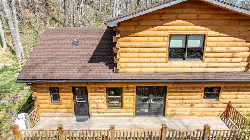 New custom log cabin on Sugar Mountain offering the perfect - photo 8