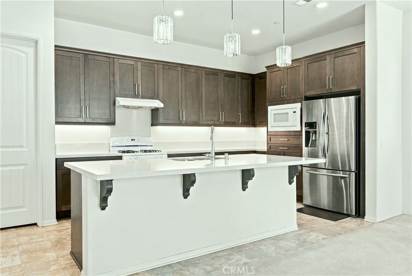 Welcome to this beautifully maintained 2017-built single-story - photo 4