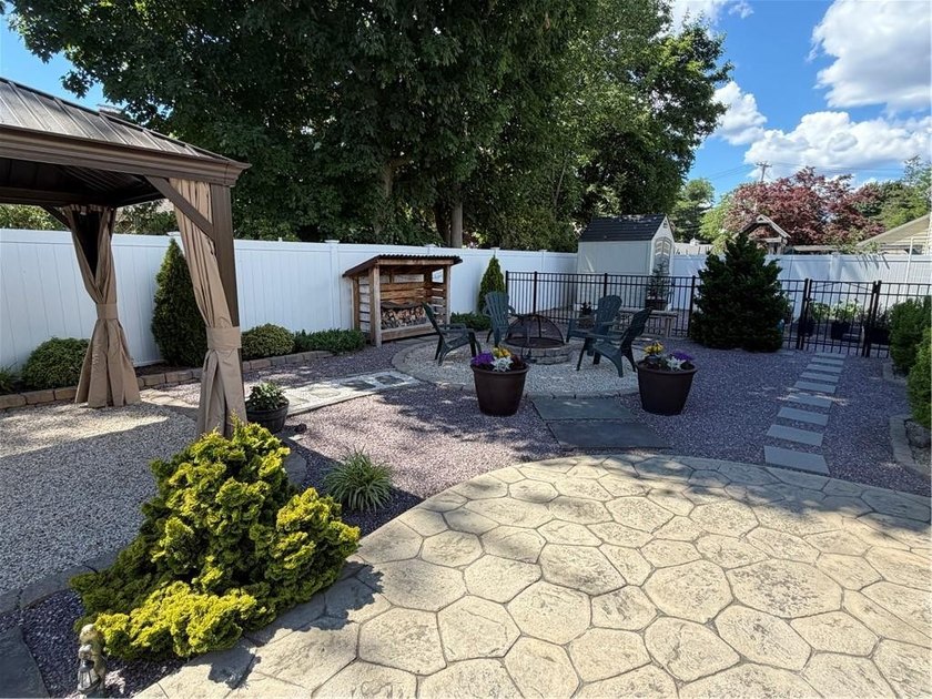 Stunning Turn-Key Colonial ideally located in Governor Francis - photo 13