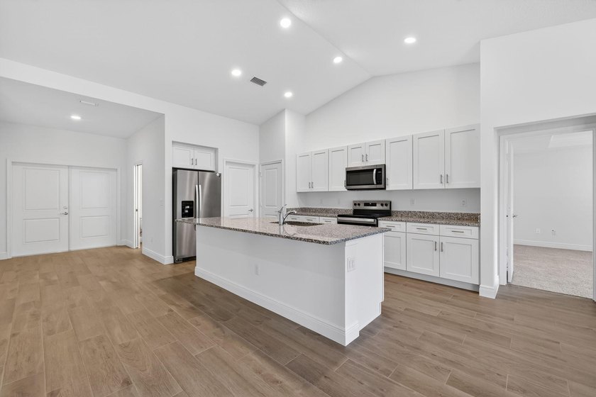 THE MAJESTIC BRADFORD MODEL, BUILT BY AWARD WINNING SYNERGY - photo 15