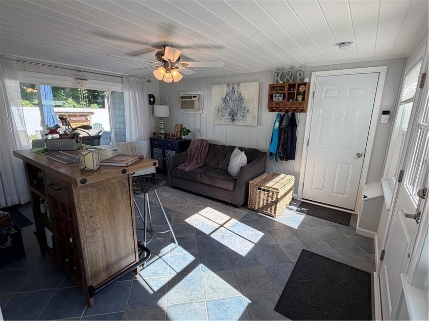 Stunning Turn-Key Colonial ideally located in Governor Francis - photo 22