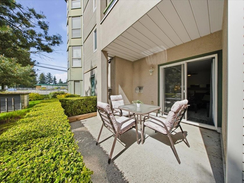 Outstanding value in a rapidly growing community. This bright - photo 11