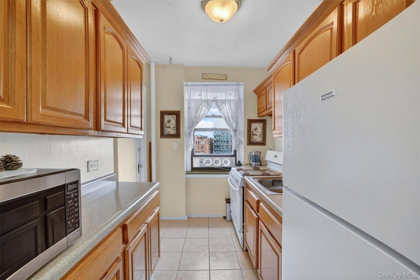 Come check out this lovely, spacious junior 4 apartment filled - photo 3