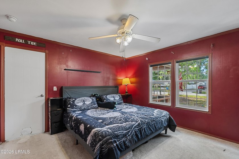Centrally located 3 bedroom, 2 bathroom mobile home situated on - photo 16