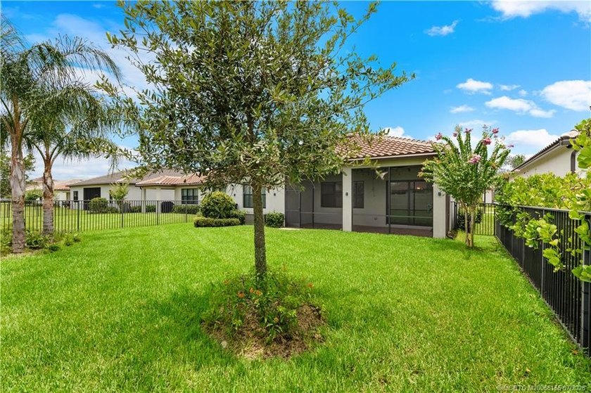 Welcome to this 2022 custom CBS home in Veranda Gardens. Prime - photo 35