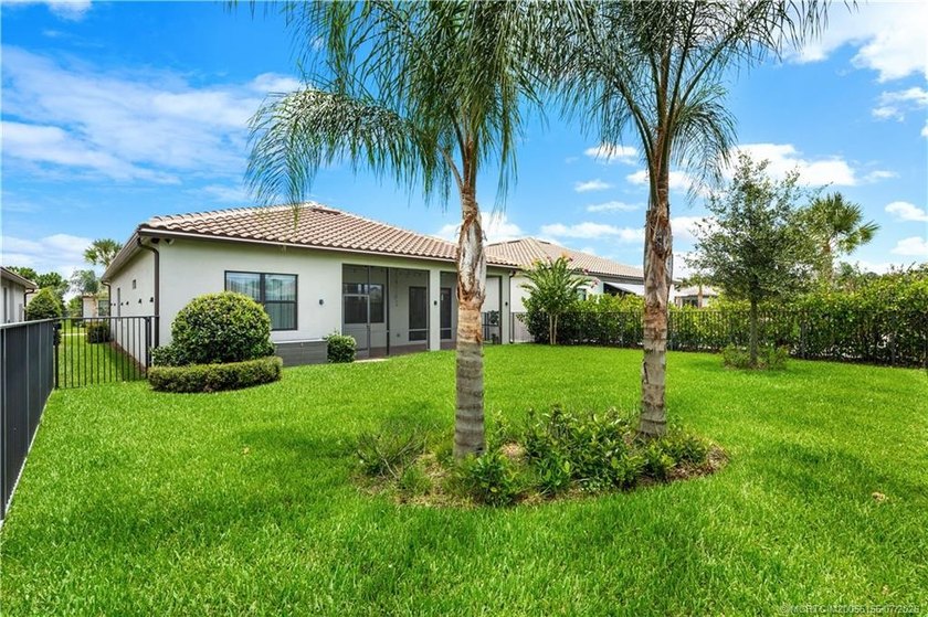 Welcome to this 2022 custom CBS home in Veranda Gardens. Prime - photo 36