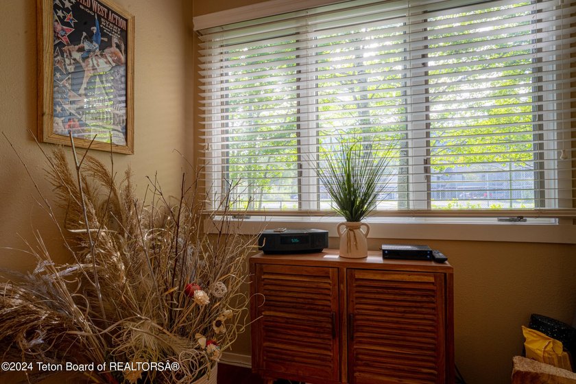 This 1 bedroom condo, completely remodeled in the past 8 years - photo 10