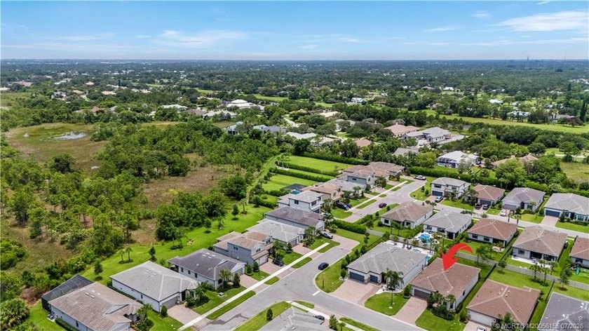 Welcome to this 2022 custom CBS home in Veranda Gardens. Prime - photo 41