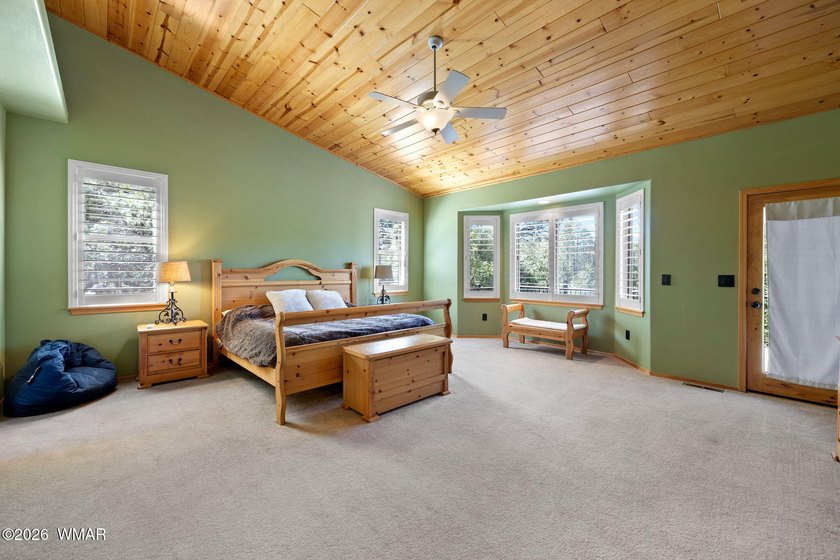 Wake up to breathtaking furnished waterfront views from this - photo 8