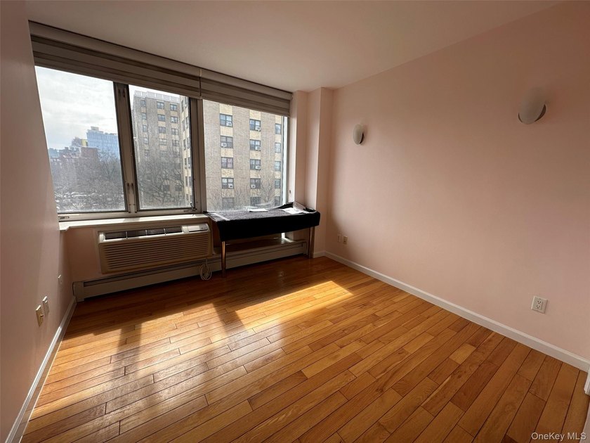 Apartment for sale in Unit, Northern Blvd, Flushing (all-brick - photo 6