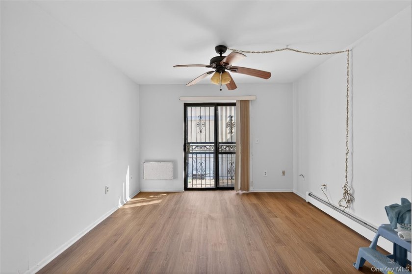 Highest &amp; Best EOD April 20th: Welcome to 1862 Story Avenue, a - photo 4