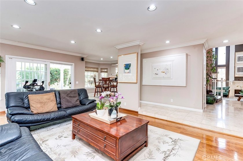 This Exquisite Residence Offers a Rare Balance of Thoughtful - photo 17