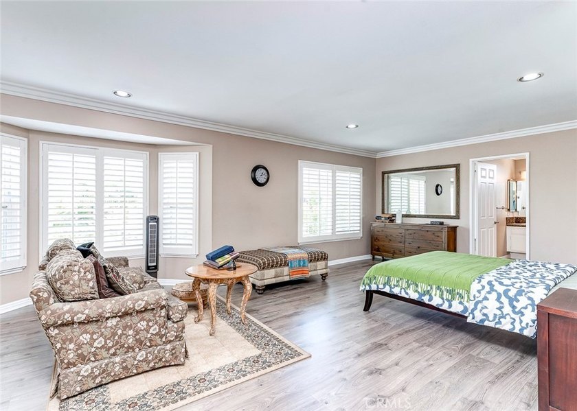 This Exquisite Residence Offers a Rare Balance of Thoughtful - photo 24