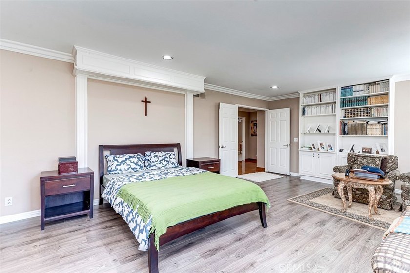This Exquisite Residence Offers a Rare Balance of Thoughtful - photo 25
