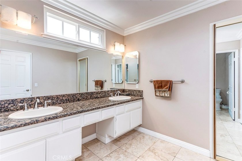 This Exquisite Residence Offers a Rare Balance of Thoughtful - photo 26