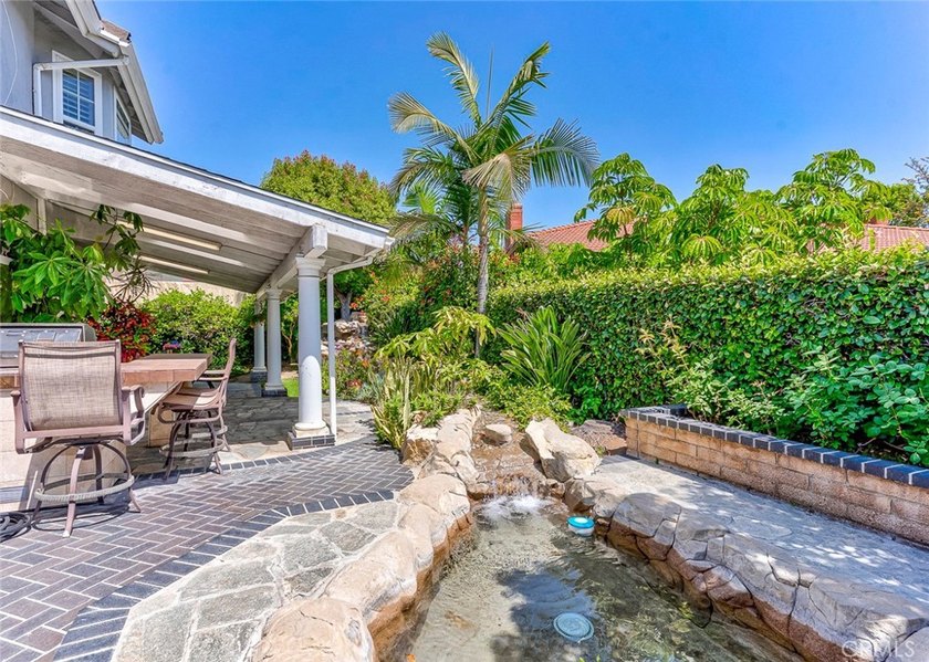 This Exquisite Residence Offers a Rare Balance of Thoughtful - photo 34