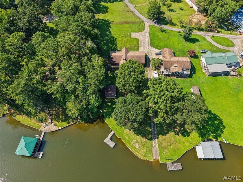 Beautifully renovated waterfront home on 1+/- acre overlooking - photo 11