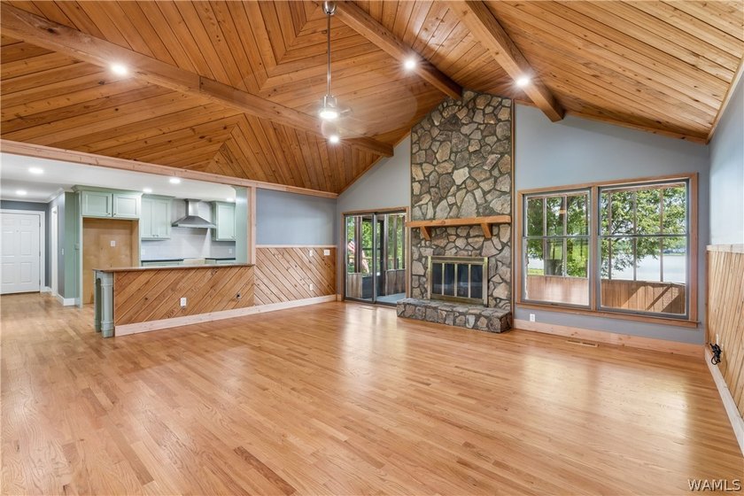Beautifully renovated waterfront home on 1+/- acre overlooking - photo 22