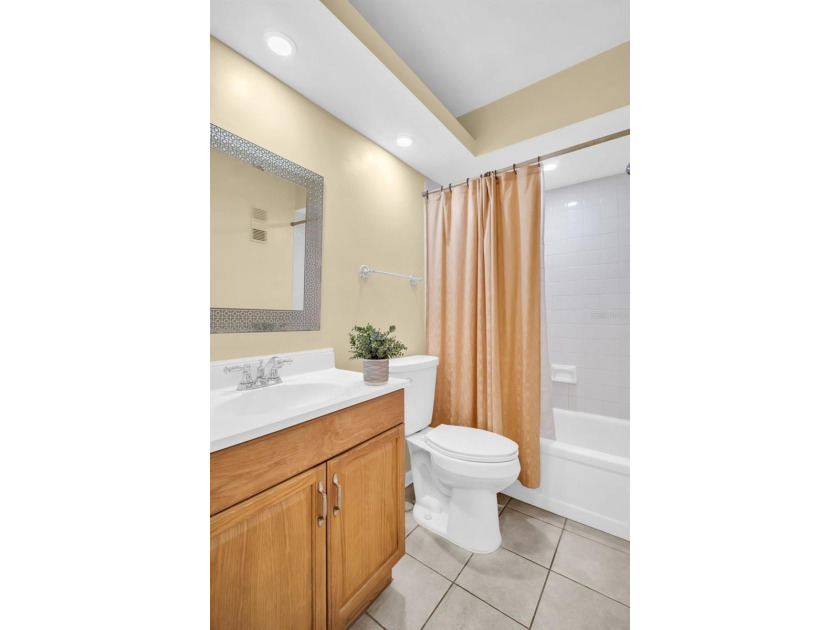 Beautiful 2-bedroom, 2-bath condo in the highly desirable - photo 25