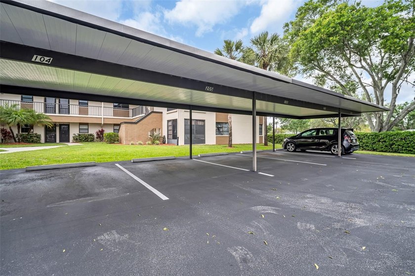 Beautiful 2-bedroom, 2-bath condo in the highly desirable - photo 27