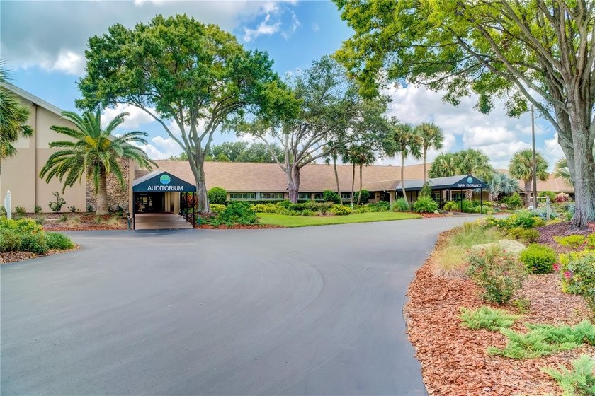 Beautiful 2-bedroom, 2-bath condo in the highly desirable - photo 33