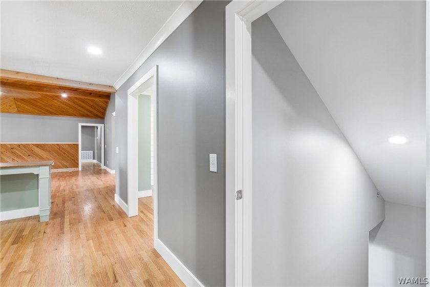 Beautifully renovated waterfront home on 1+/- acre overlooking - photo 47