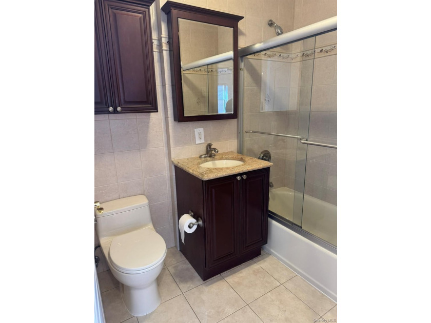 Well maintained 2 Bedrooms 2 Full Baths condo in excellent - photo 5