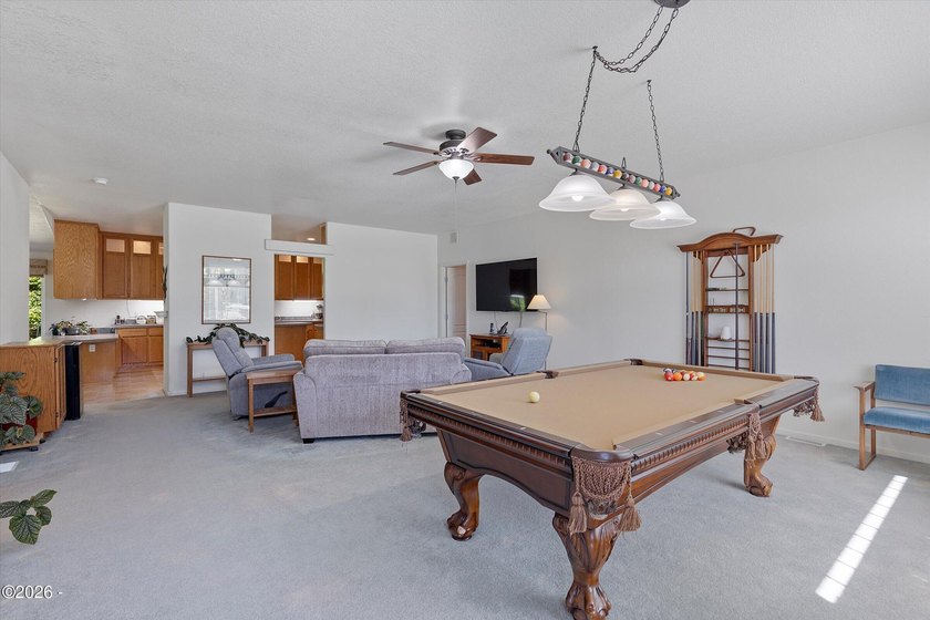 First time on the market! Spacious 2,560 sq ft manufactured home - photo 8
