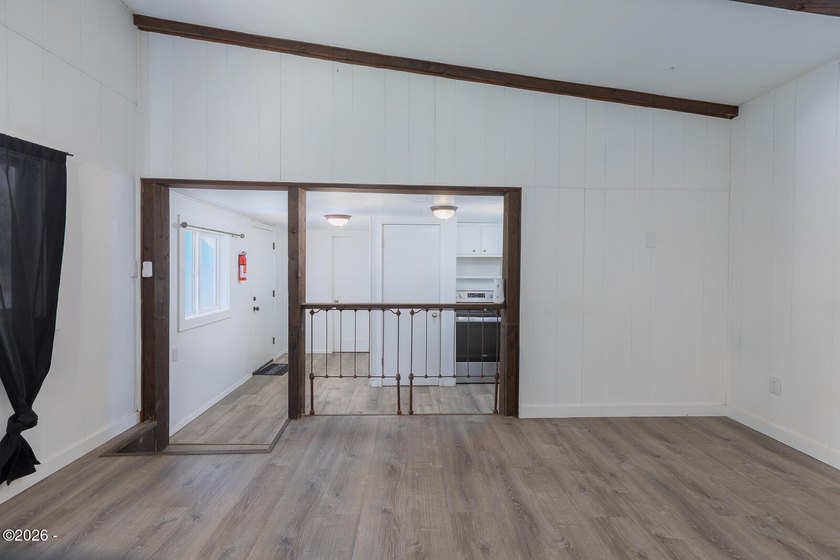 Cute 1 bedroom, 1 bathroom gem ready to be yours! Easy entry - photo 10
