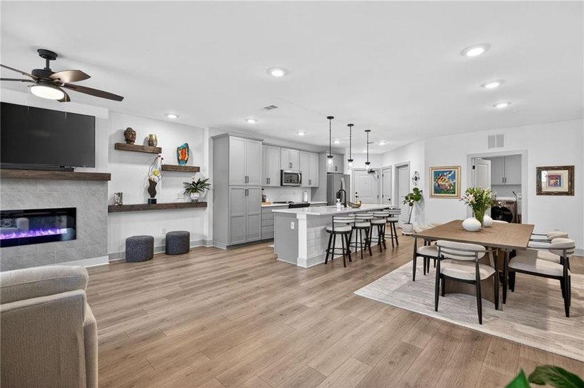 SPECTACULAR 3 BR/ 2 BA FLOORPLAN!!! Welcome to effortless luxury - photo 13