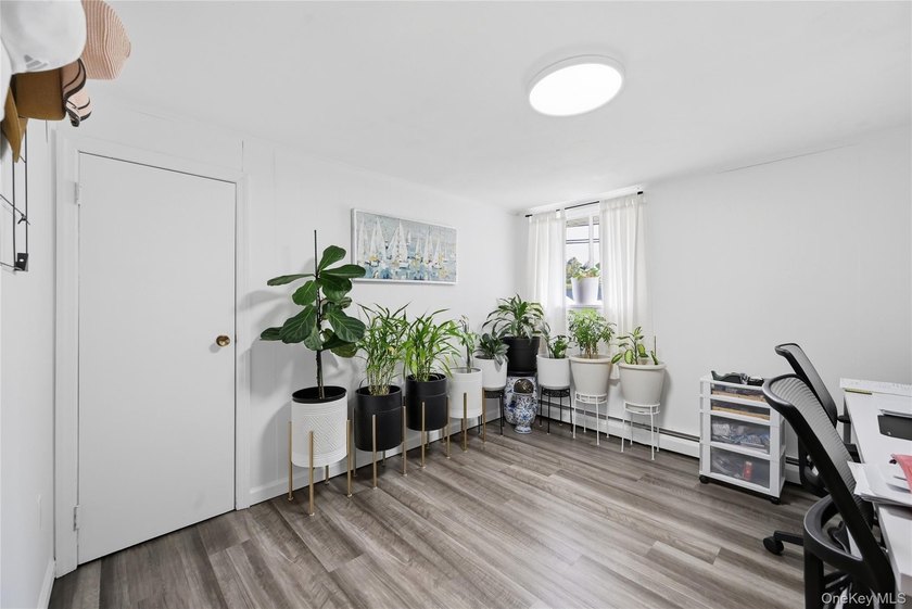 This pristine raised ranch may be just what you're loooking for! - photo 18