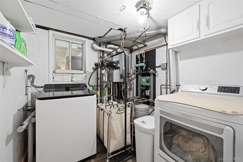This pristine raised ranch may be just what you're loooking for! - photo 19