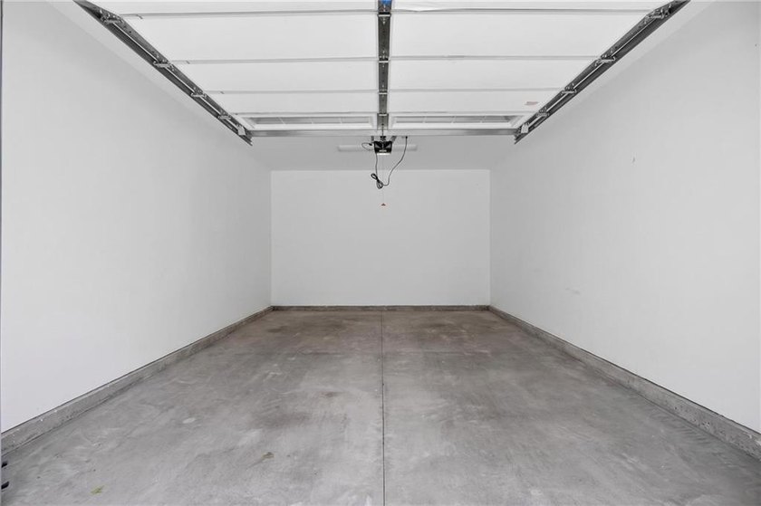 SPECTACULAR 3 BR/ 2 BA FLOORPLAN!!! Welcome to effortless luxury - photo 30