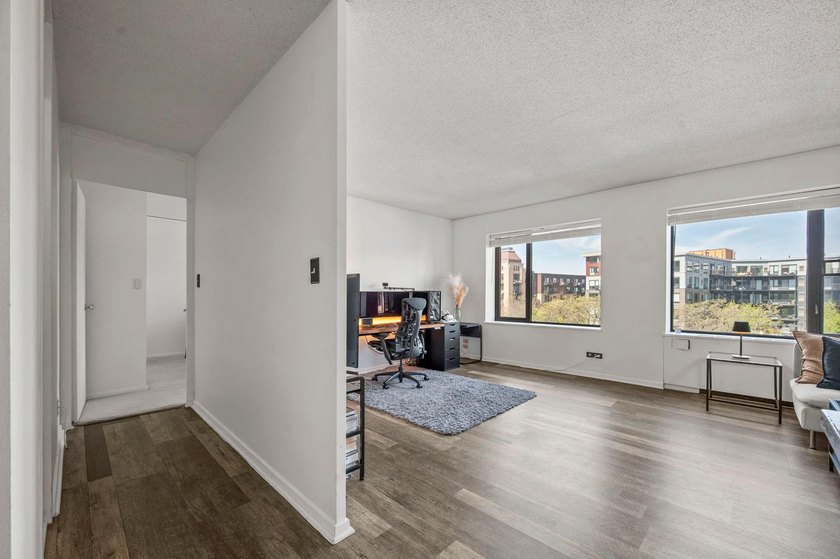 Move-in ready and beautifully updated, this River Towers condo - photo 37