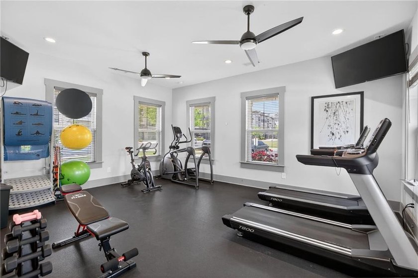 SPECTACULAR 3 BR/ 2 BA FLOORPLAN!!! Welcome to effortless luxury - photo 40