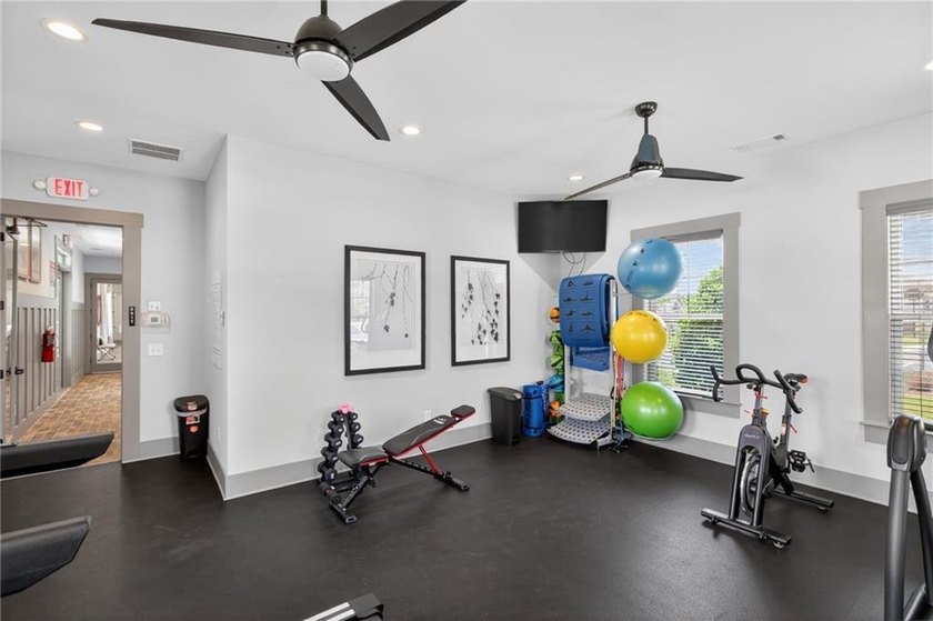 SPECTACULAR 3 BR/ 2 BA FLOORPLAN!!! Welcome to effortless luxury - photo 41
