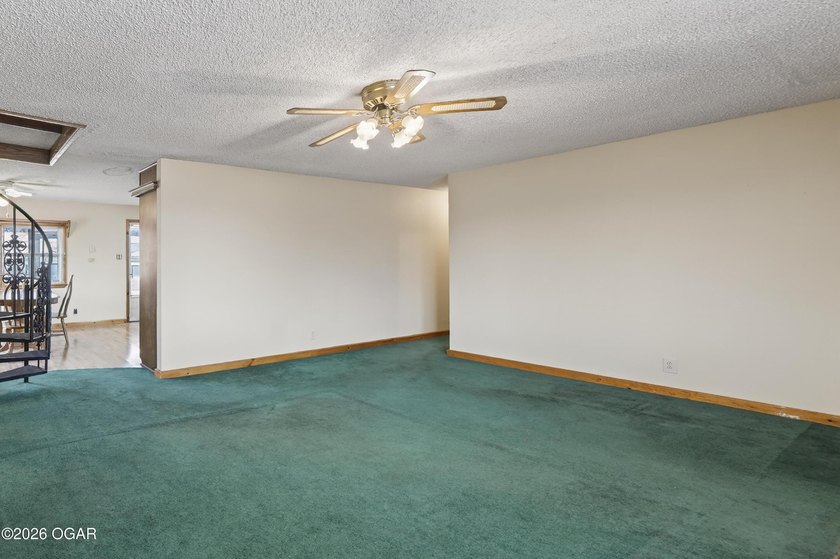 Welcome home to this solid 3-bedroom, 2.5-bath brick home - photo 7