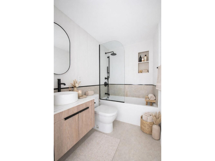 Welcome to 19 North Henry Street. Designed with both style and - photo 7