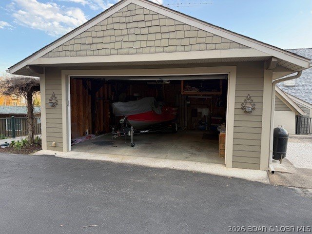 This property has everything that is sought after in a lake home - photo 13