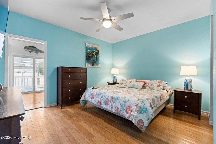 MOTIVATED SELLER! COMPLETELY FURNISHED coastal retreat where - photo 31