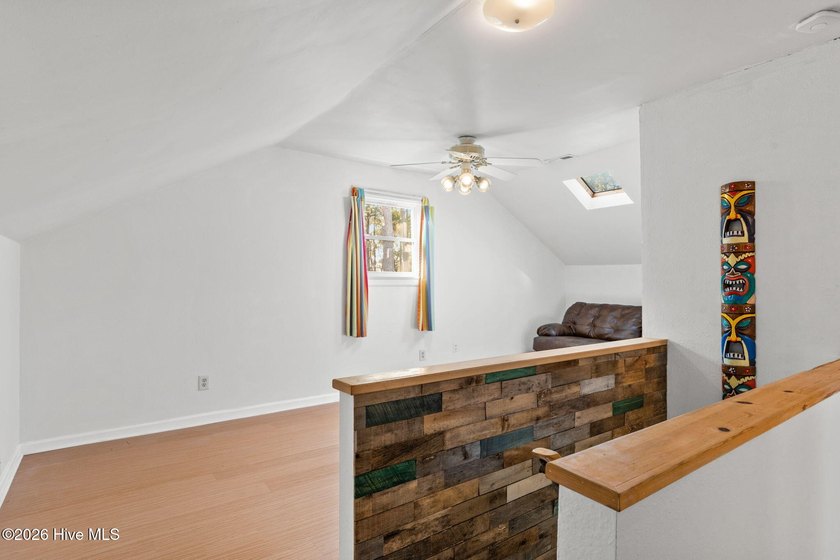 MOTIVATED SELLER! COMPLETELY FURNISHED coastal retreat where - photo 42