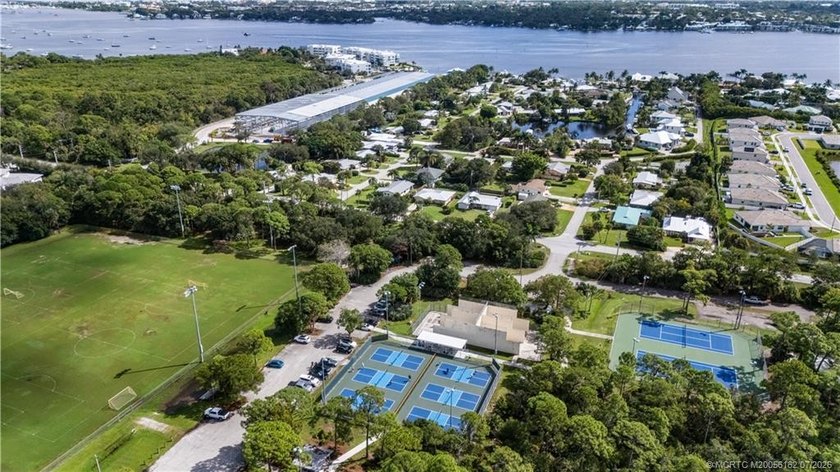 Welcome to Highlands Reserve, one of Palm City's most - photo 45